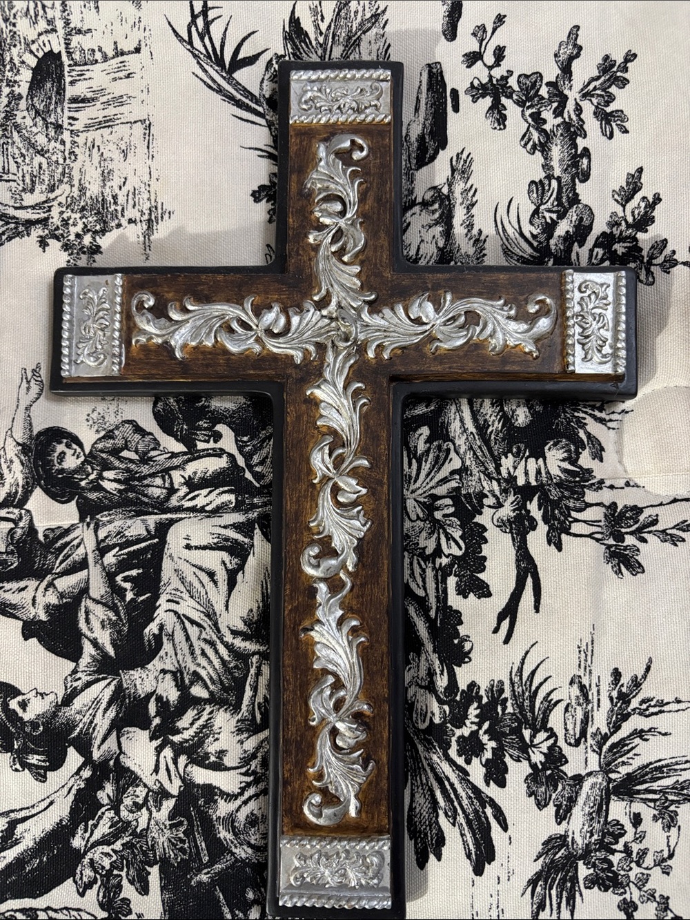 Demdaco Brown and Silver Ornate Wall Cross - Picture 8 of 9